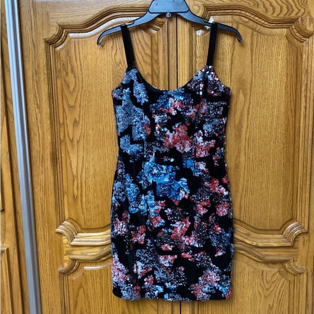 Dress The Population fully lined sequin and velveteen mini cocktail dress
